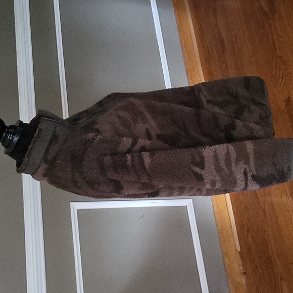 SoundStyle 3/4 Zip Camo Sweatshirt - Picture 6 of 11